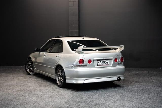 1999 Toyota Altezza JDM car for sale — photo 8 of 16