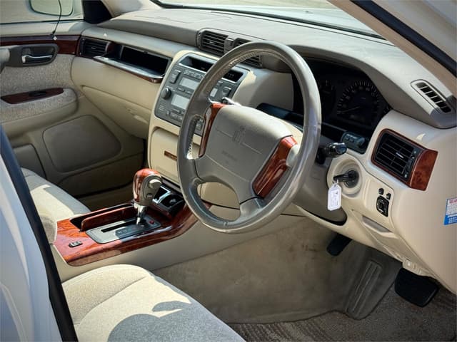 2000 Toyota Crown JDM car for sale — photo 14 of 25