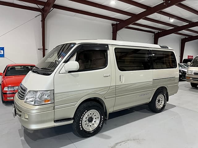 2000 Toyota HiAce JDM car for sale — photo 11 of 18