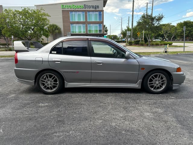 1996 Mitsubishi Lancer Evolution JDM car for sale — photo 6 of 11
