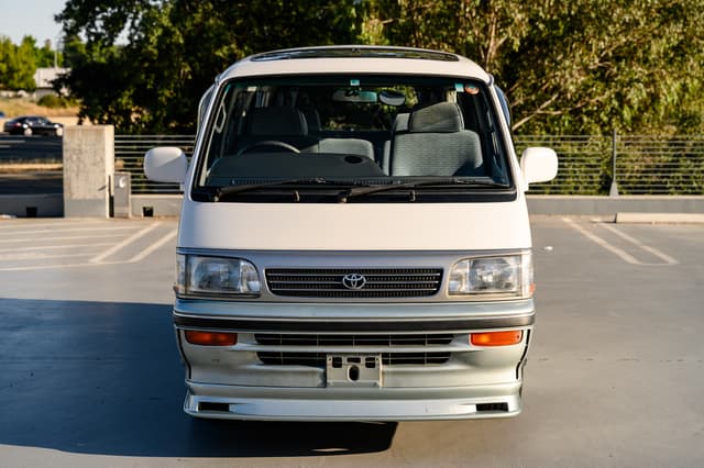 1994 Toyota HiAce JDM car for sale — photo 8 of 24