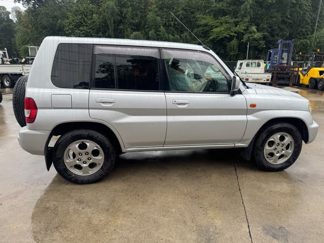 2000 Mitsubishi Pajero JDM car for sale — photo 6 of 19