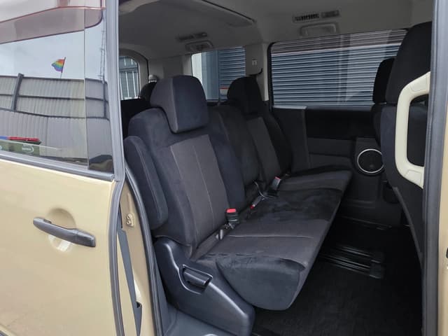 2009 Mitsubishi Delica JDM car for sale — photo 20 of 24
