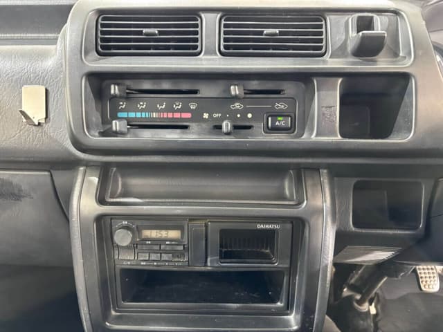 1999 Daihatsu Hijet JDM car for sale — photo 10 of 23