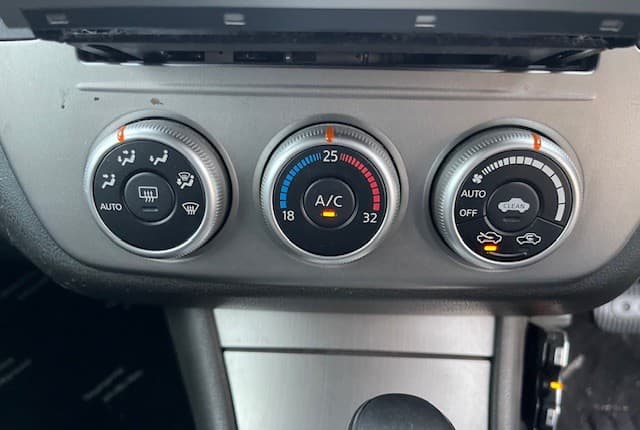 2008 Nissan Bluebird JDM car for sale — photo 10 of 25