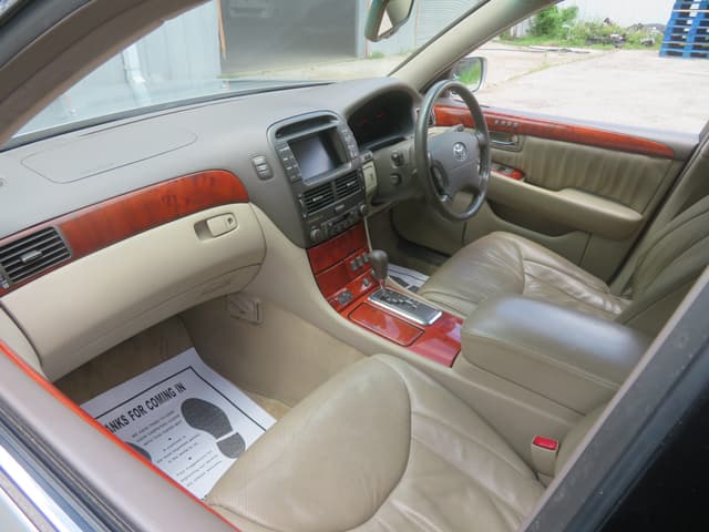 2001 Toyota Celsior JDM car for sale — photo 16 of 21