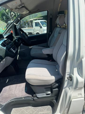 2000 Mitsubishi Delica JDM car for sale — photo 7 of 14