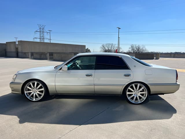 1998 Toyota Crown JDM car for sale — photo 4 of 25
