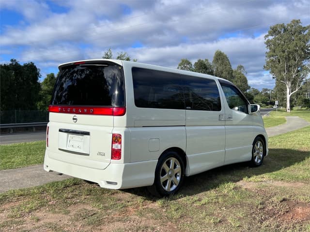 2007 Nissan Elgrand JDM car for sale — photo 6 of 16