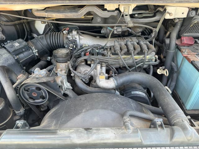 2000 Mitsubishi Delica JDM car for sale — photo 13 of 14