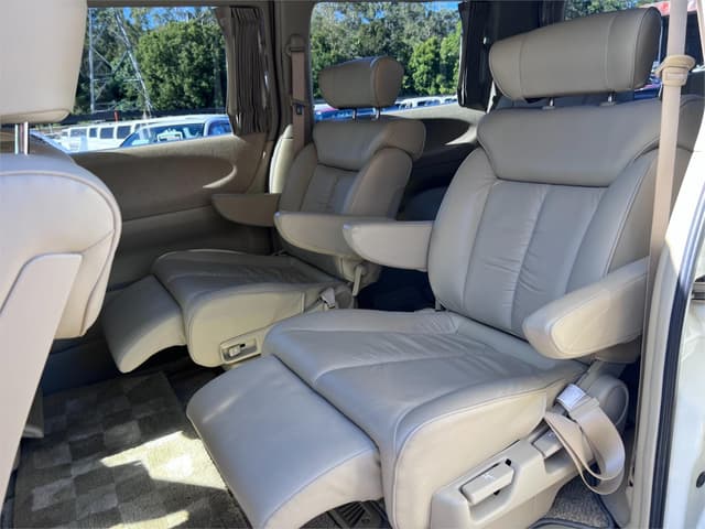 2006 Nissan Elgrand JDM car for sale — photo 14 of 16