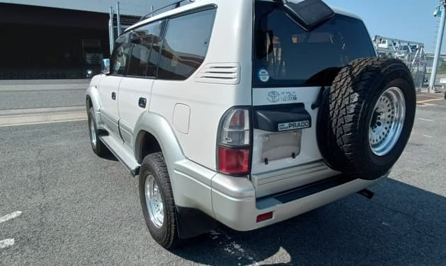 2000 Toyota Land Cruiser Prado JDM car for sale — photo 4 of 18