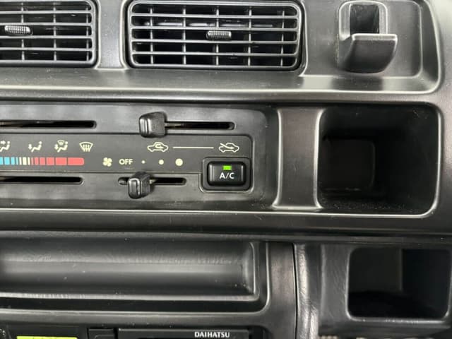 1999 Daihatsu Hijet JDM car for sale — photo 11 of 23