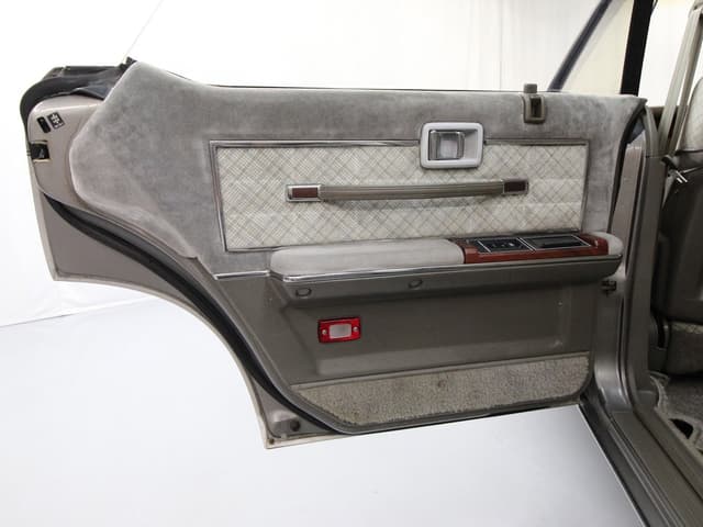 1983 Nissan Gloria JDM car for sale — photo 20 of 25