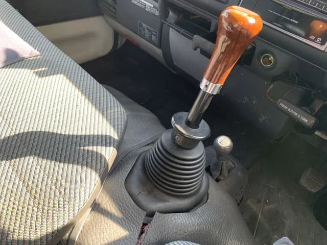 1996 Toyota HiAce JDM car for sale — photo 20 of 21