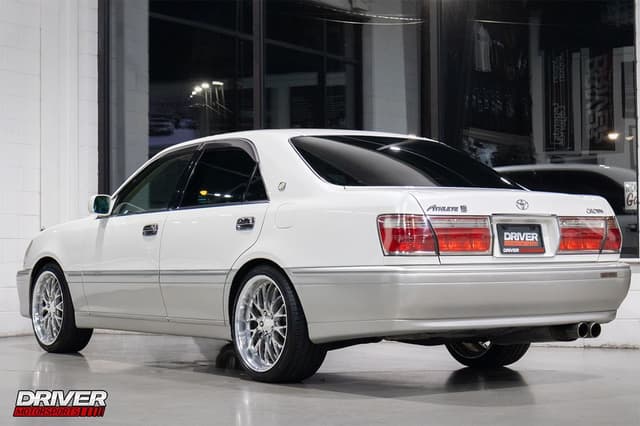 1999 Toyota Crown JDM car for sale — photo 8 of 25
