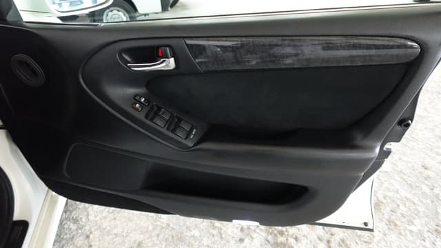 1999 Toyota Aristo JDM car for sale — photo 15 of 19