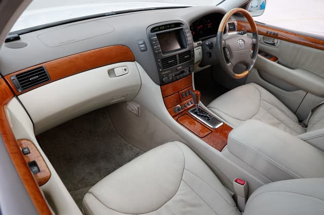 2000 Toyota Celsior JDM car for sale — photo 22 of 25