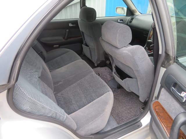 1997 Nissan Cedric JDM car for sale — photo 17 of 22