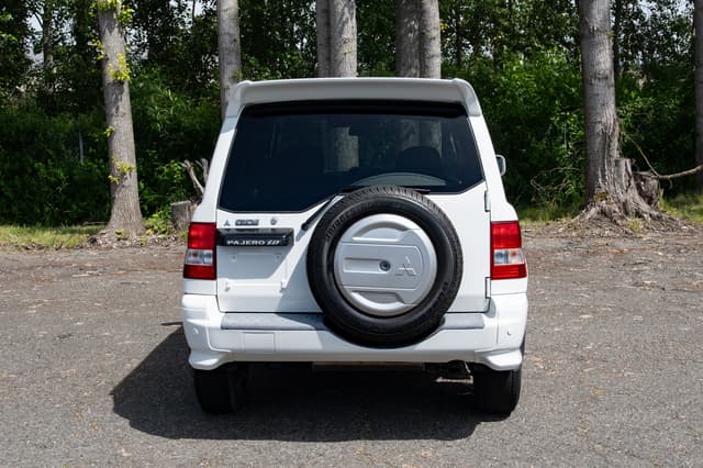 2000 Mitsubishi Pajero JDM car for sale — photo 5 of 10