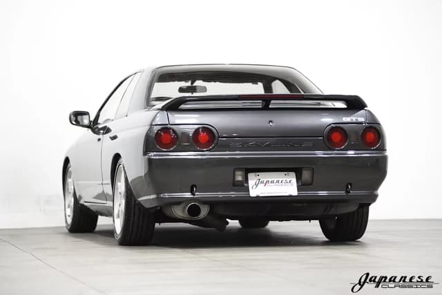 1992 Nissan Skyline JDM car for sale — photo 6 of 24