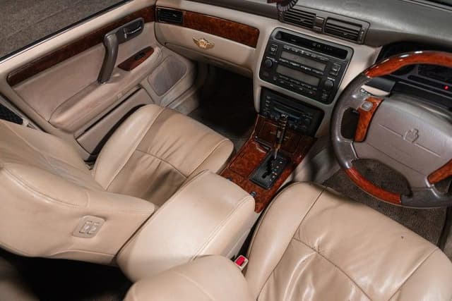 2000 Toyota Crown JDM car for sale — photo 16 of 18
