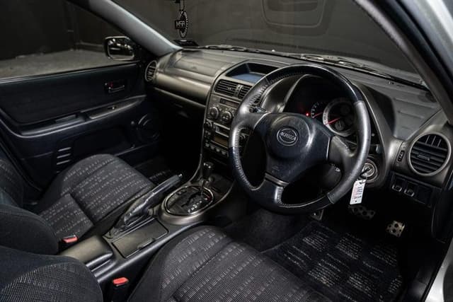 1999 Toyota Altezza JDM car for sale — photo 17 of 19