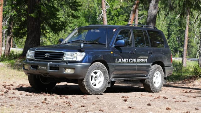 1998 Toyota Land Cruiser JDM car for sale — photo 2 of 13