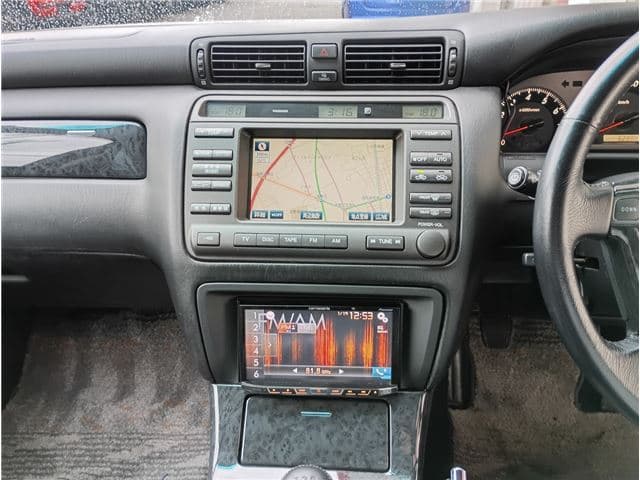 2003 Toyota Crown JDM car for sale — photo 17 of 24
