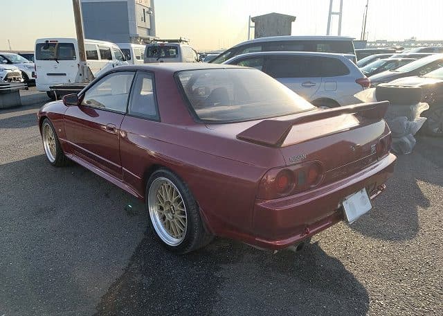 1992 Nissan Skyline JDM car for sale — photo 4 of 25