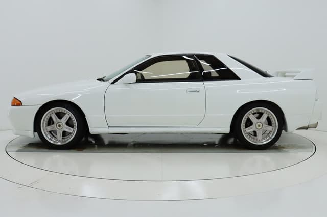 1993 Nissan Skyline JDM car for sale — photo 7 of 10