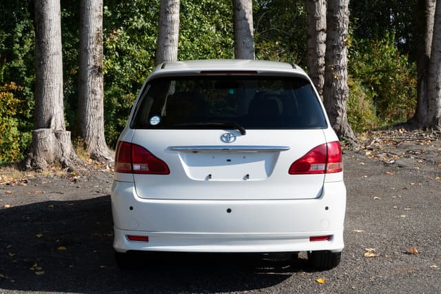 2001 Toyota Ipsum JDM car for sale — photo 5 of 15
