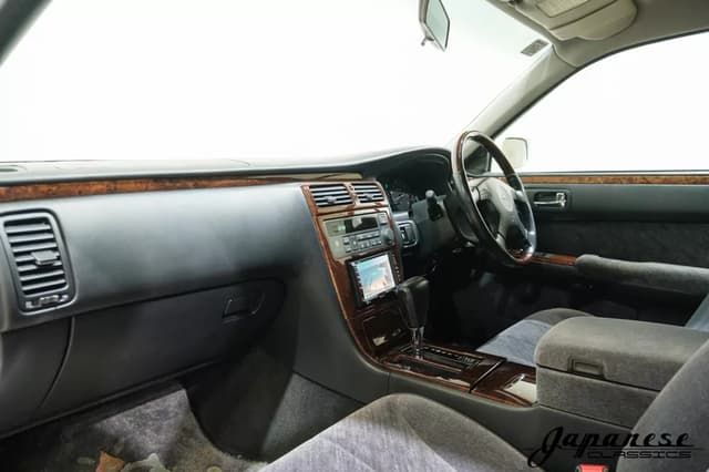 1996 Nissan Cima JDM car for sale — photo 9 of 25