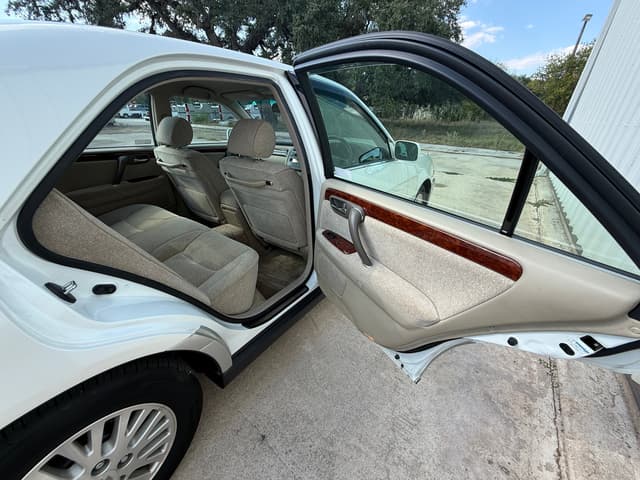 1999 Toyota Crown JDM car for sale — photo 14 of 21