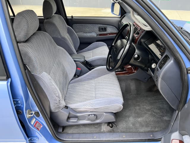 1996 Toyota Hilux Surf JDM car for sale — photo 12 of 20