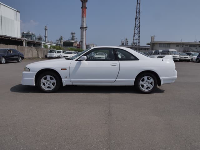 1996 Nissan Skyline JDM car for sale — photo 8 of 25