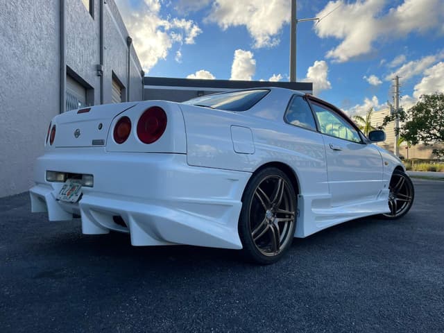 1998 Nissan Skyline JDM car for sale — photo 6 of 25