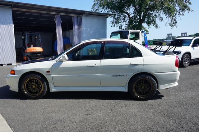1996 Mitsubishi Lancer Evolution JDM car for sale — photo 10 of 25
