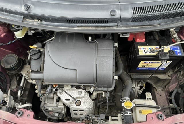 2010 Toyota Vitz JDM car for sale — photo 9 of 25