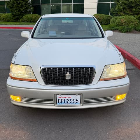 2001 Toyota Crown JDM car for sale — photo 2 of 17