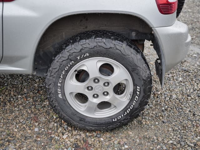 2000 Mitsubishi Pajero JDM car for sale — photo 20 of 25