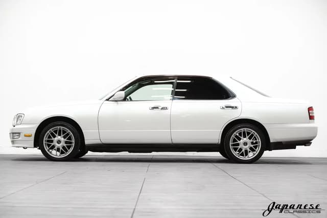 1998 Nissan Gloria JDM car for sale — photo 4 of 25