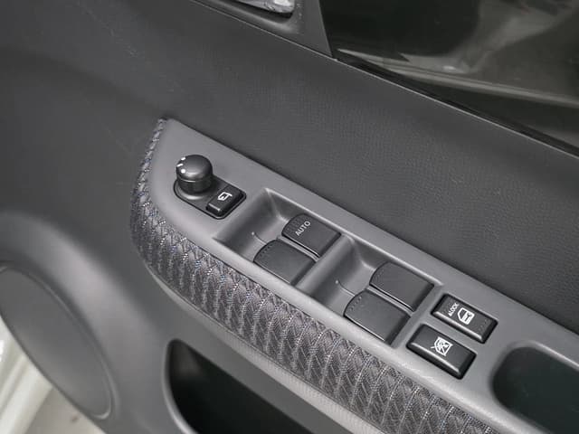 2010 Suzuki Swift JDM car for sale — photo 20 of 24