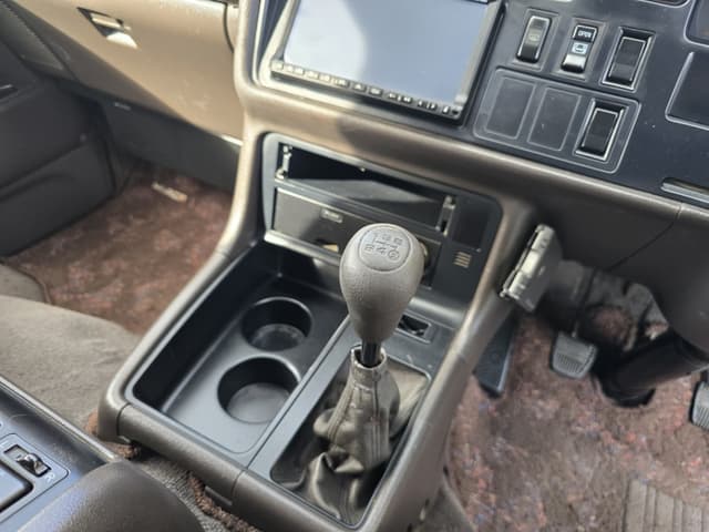 1996 Toyota HiAce JDM car for sale — photo 18 of 25