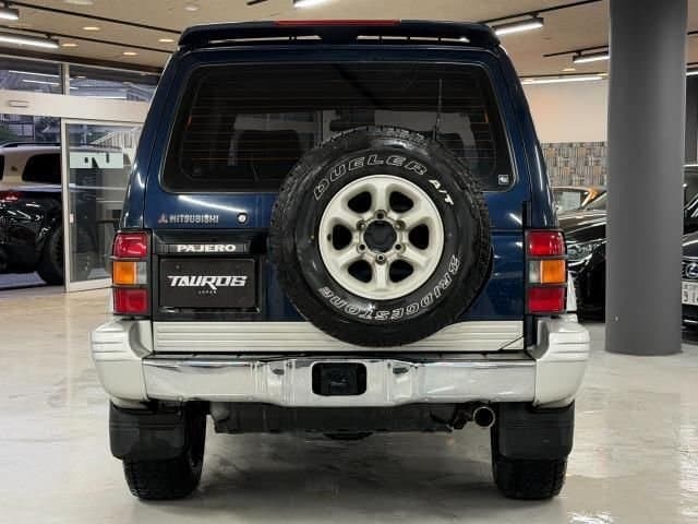 1994 Mitsubishi Pajero JDM car for sale — photo 2 of 9