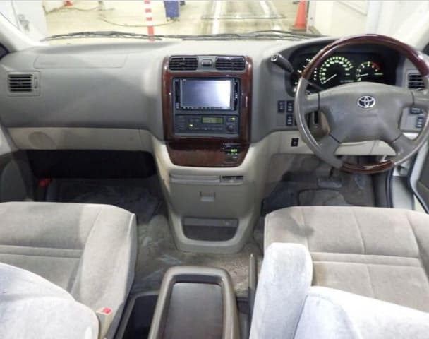 2000 Toyota Grand Hiace JDM car for sale — photo 5 of 6