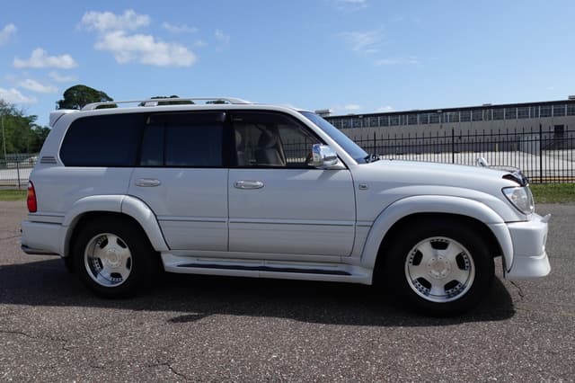 2001 Toyota Land Cruiser JDM car for sale — photo 17 of 19