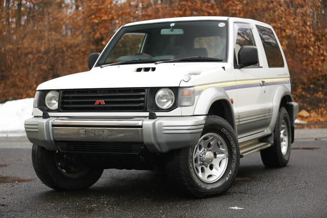 1996 Mitsubishi Pajero JDM car for sale — photo 24 of 25