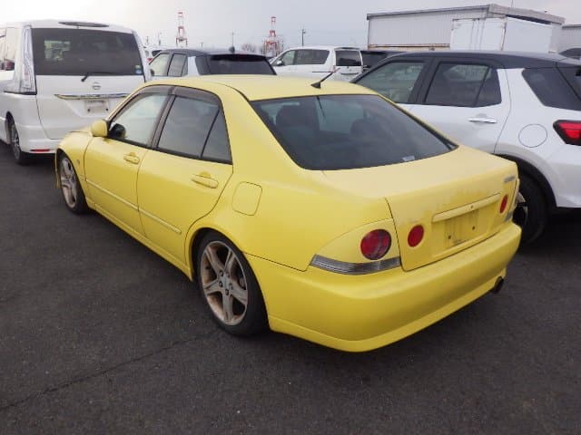 1998 Toyota Altezza JDM car for sale — photo 3 of 10