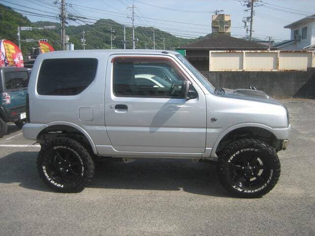 2001 Suzuki Jimny JDM car for sale — photo 8 of 12